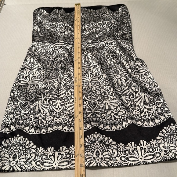 WHBM Black and White Print Satin Strapless Dress Size 12 - Picture 6 of 14